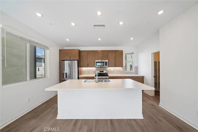 $684,900 | 2590 Sprout Lane, Corona, CA 92883