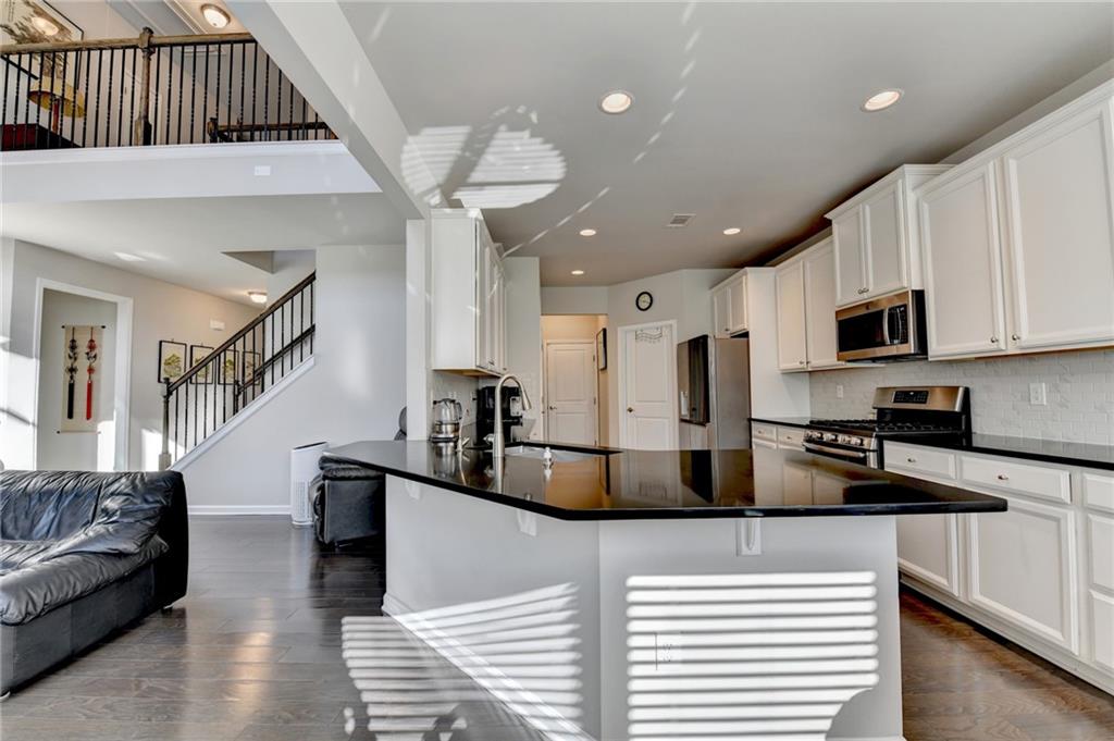 1909 Lakeview Bend Way Buford, GA 30519 - Photo 18 of 57