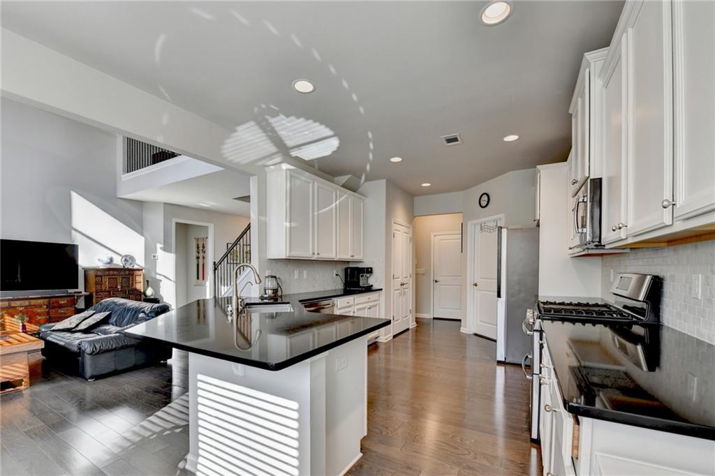 1909 Lakeview Bend Way Buford, GA 30519 - Photo 19 of 57