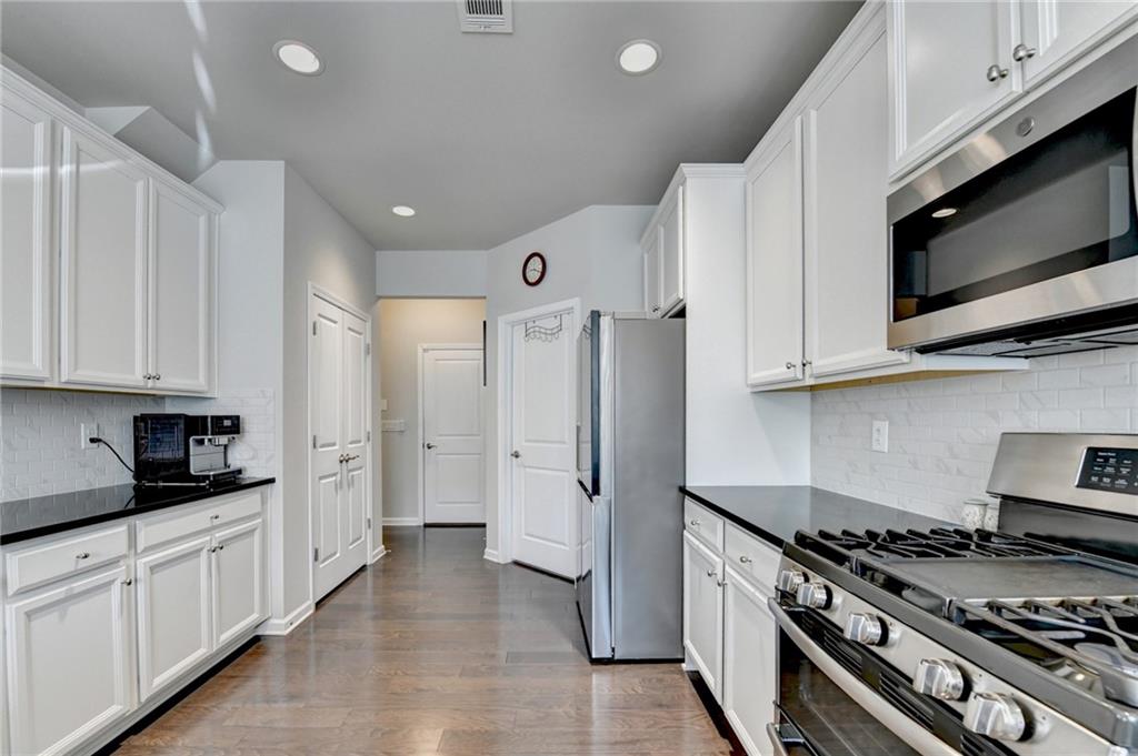 1909 Lakeview Bend Way Buford, GA 30519 - Photo 21 of 57