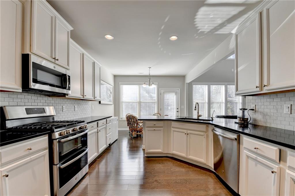 1909 Lakeview Bend Way Buford, GA 30519 - Photo 24 of 57