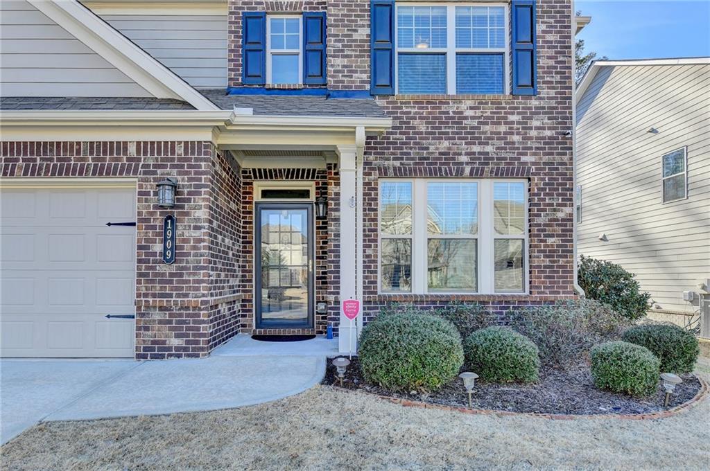 1909 Lakeview Bend Way Buford, GA 30519 - Photo 3 of 57