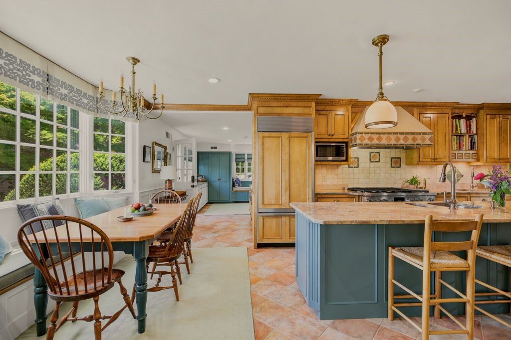 148 Nanaquaket Road Tiverton, RI 02878 - Photo 25 of 47
