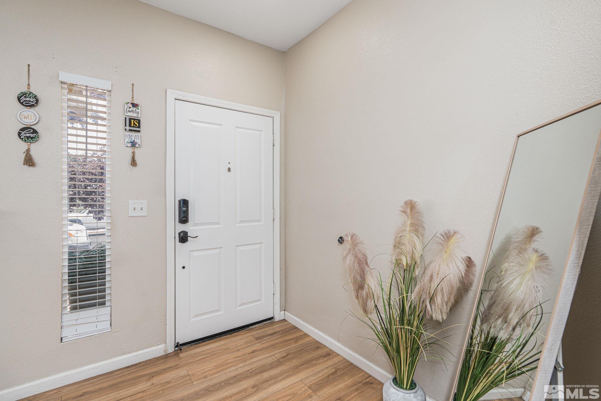 9435 Stoney Creek Way Reno, NV 89506 - Photo 5 of 25 Photo 5
