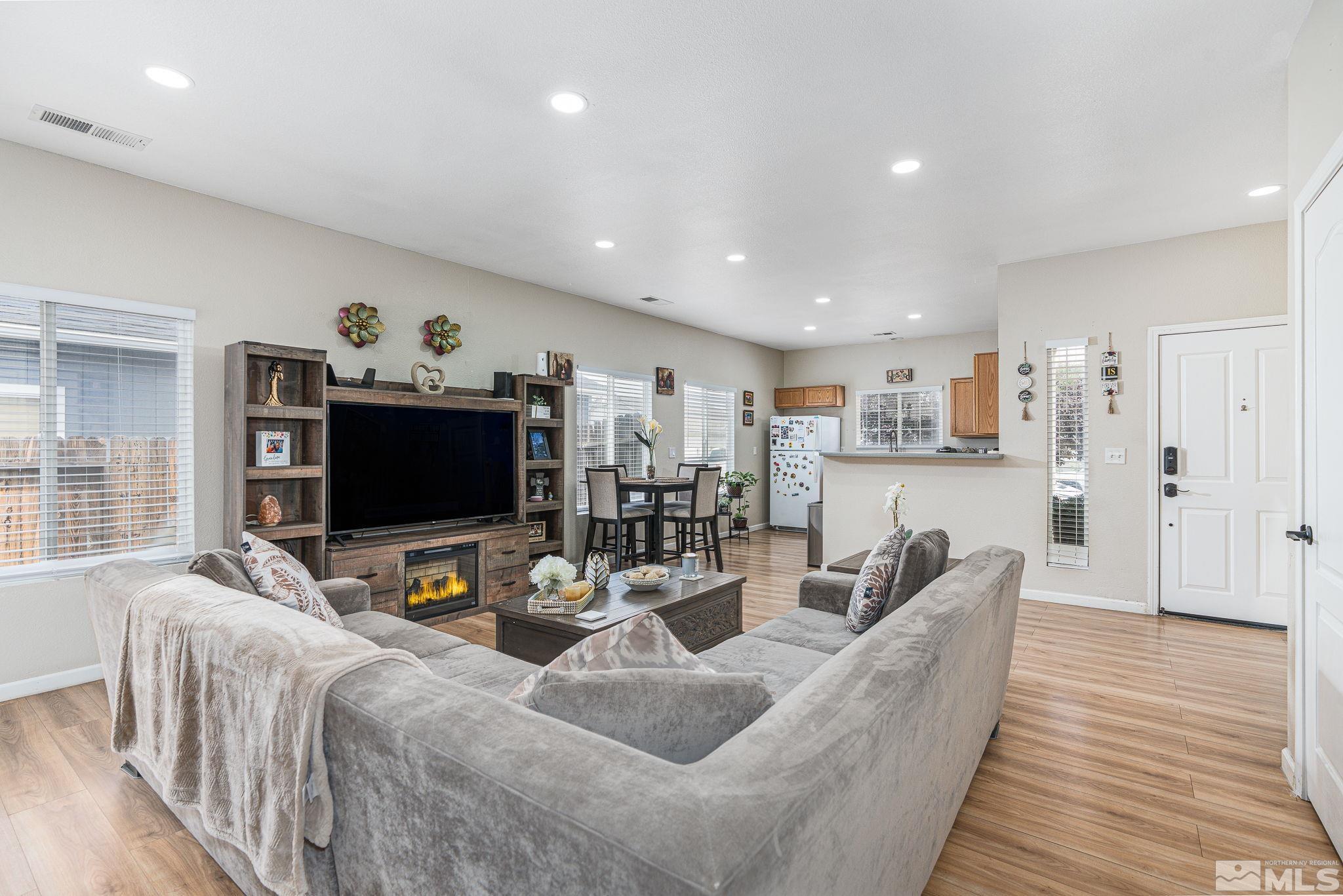 9435 Stoney Creek Way Reno, NV 89506 - Photo 8 of 25 Photo 8