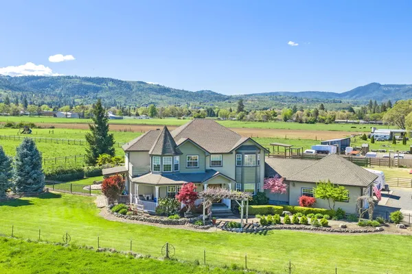 $1,450,000 | 826 Oak Grove Road, Medford, OR 97501