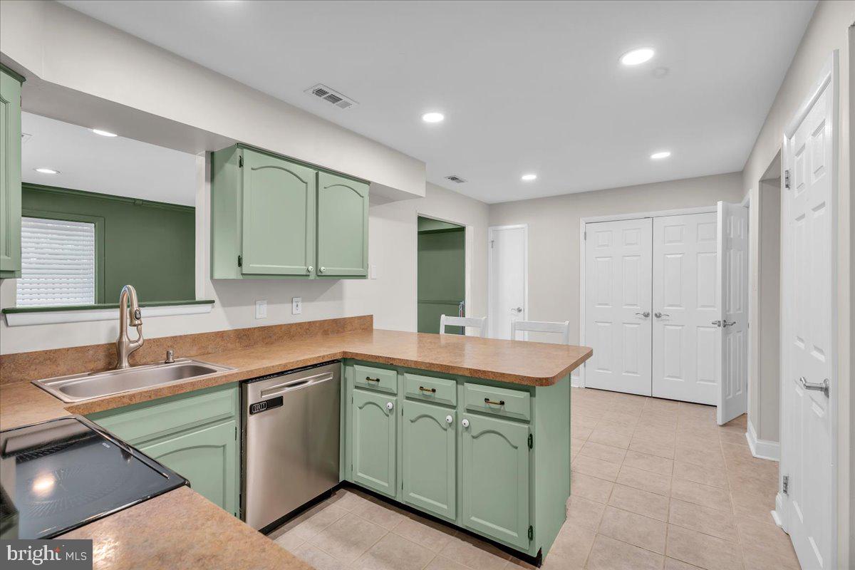 166 Stratton Lane Mount Laurel, NJ 08054 - Photo 11 of 24 Gallery Image 11