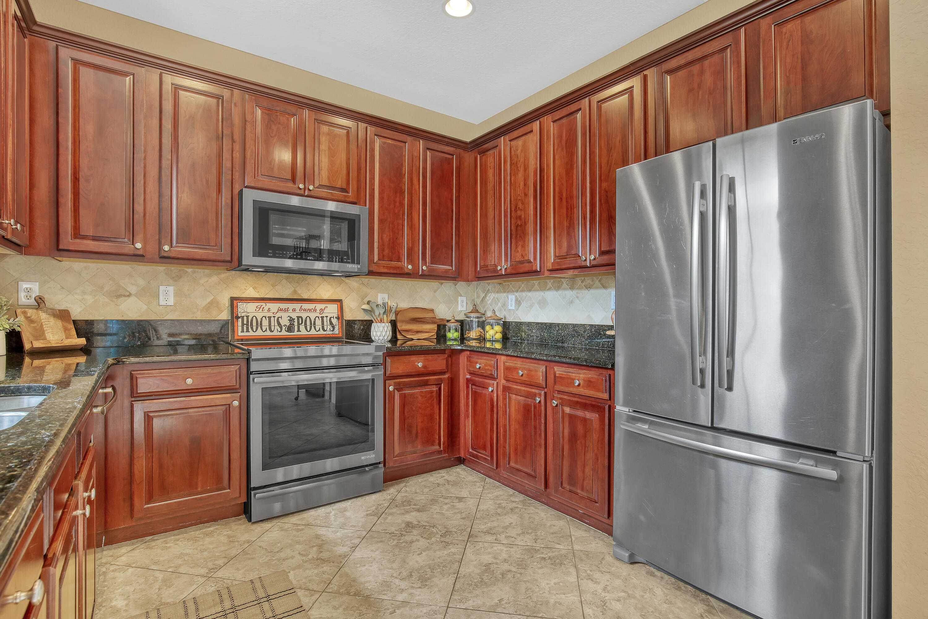 147 Mulligan Place Jupiter, FL 33458 - Photo 16 of 58 8B6B7093-9A34-486B-A10F-937410F303C2