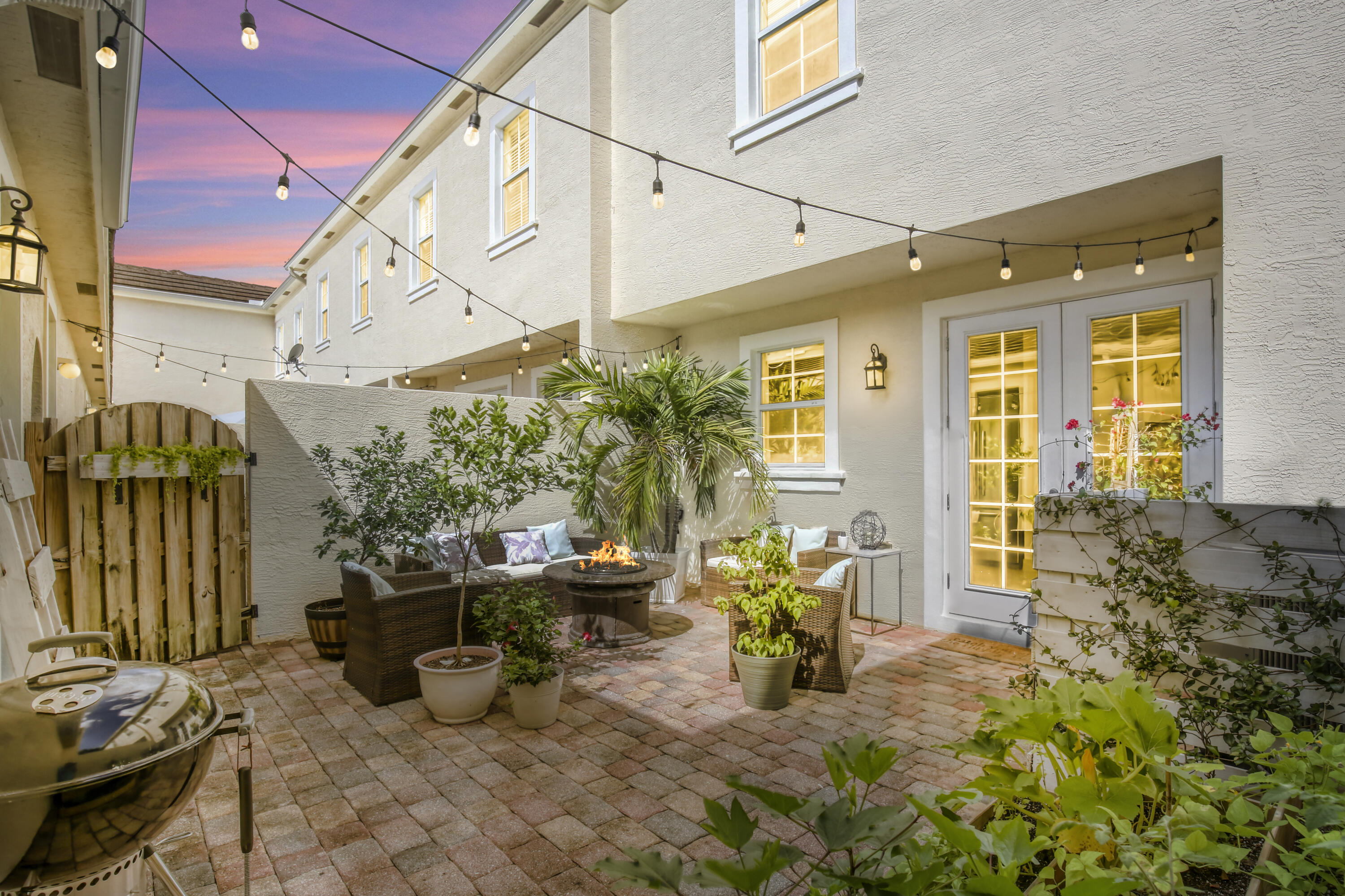147 Mulligan Place Jupiter, FL 33458 - Photo 2 of 58 AF603552-6E4D-4A0C-9C6A-CDF36C95E889