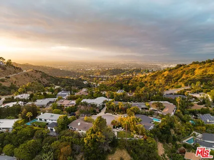 $3,489,000 | 8410 Edwin Drive, Los Angeles, CA 90046