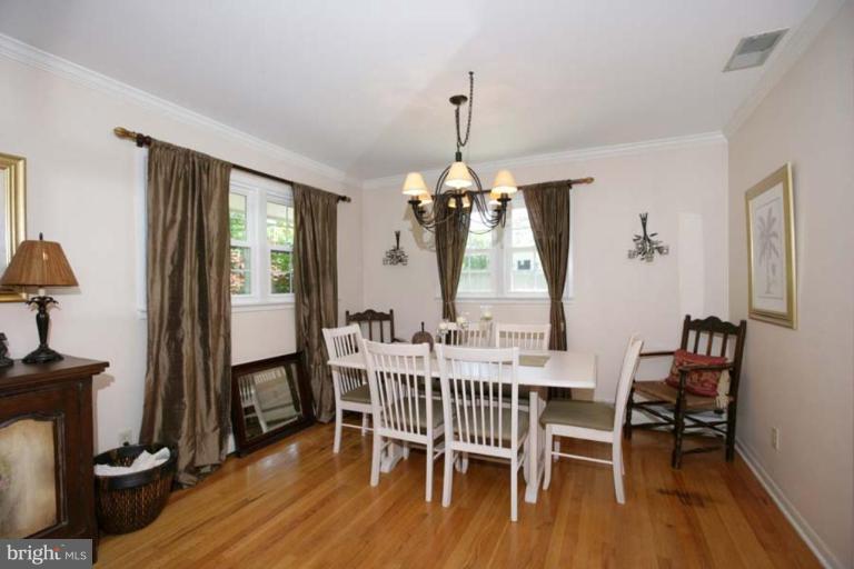 13305 Darnestown Road Gaithersburg, MD 20878 - Photo 11 of 25 Dining Room #2