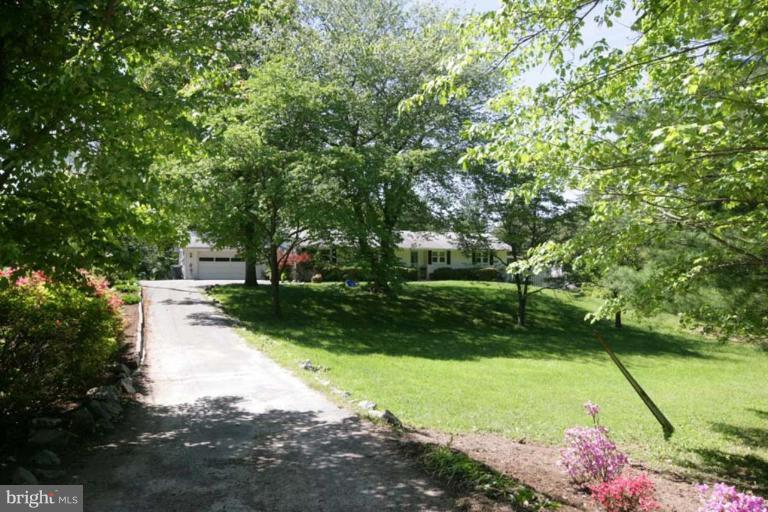 13305 Darnestown Road Gaithersburg, MD 20878 - Photo 3 of 25 Exterior #3