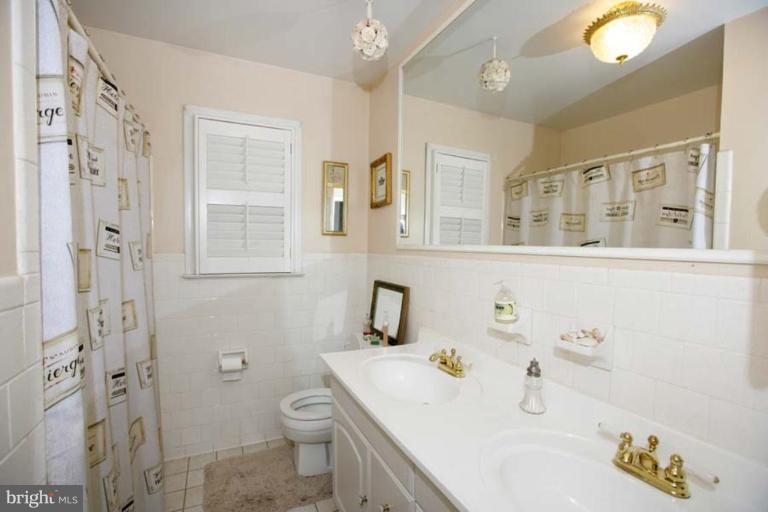13305 Darnestown Road Gaithersburg, MD 20878 - Photo 24 of 25 Bath #1