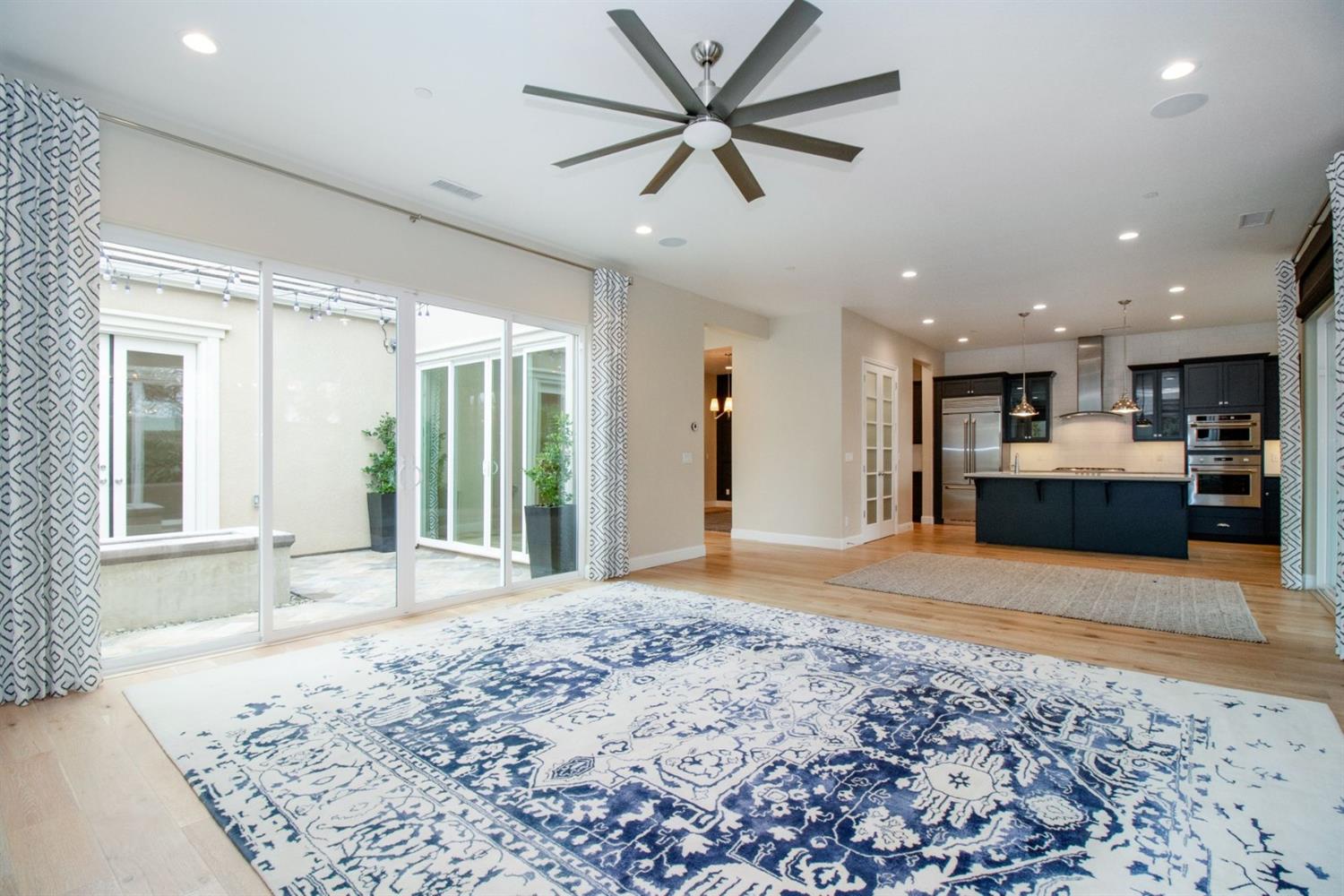 583 Crescent Lane Madera, CA 93636 - Photo 5 of 30