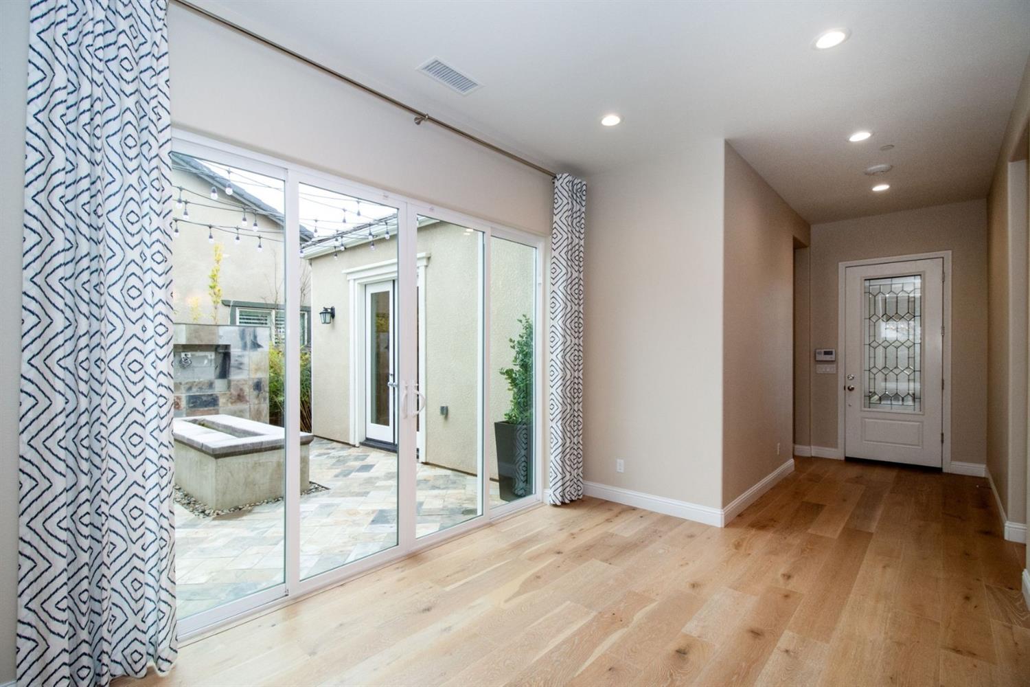 583 Crescent Lane Madera, CA 93636 - Photo 10 of 30