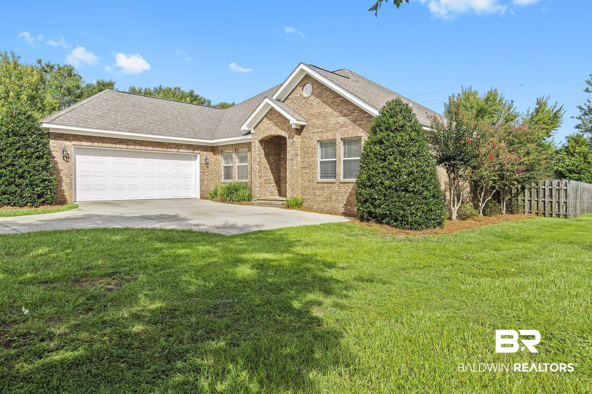 134 Hawthorne Circle Fairhope, AL 36532 - Photo 3 of 45 Side Image