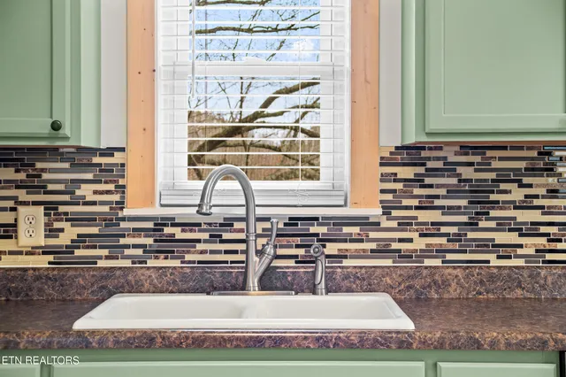 $340,000 | 116 Thomas Lane, Kingston, TN 37763