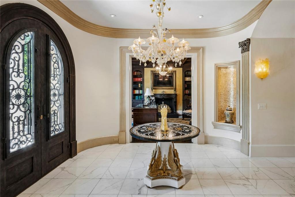 72 Blackland Road Northwest Atlanta, GA 30342 - Photo 8 of 137