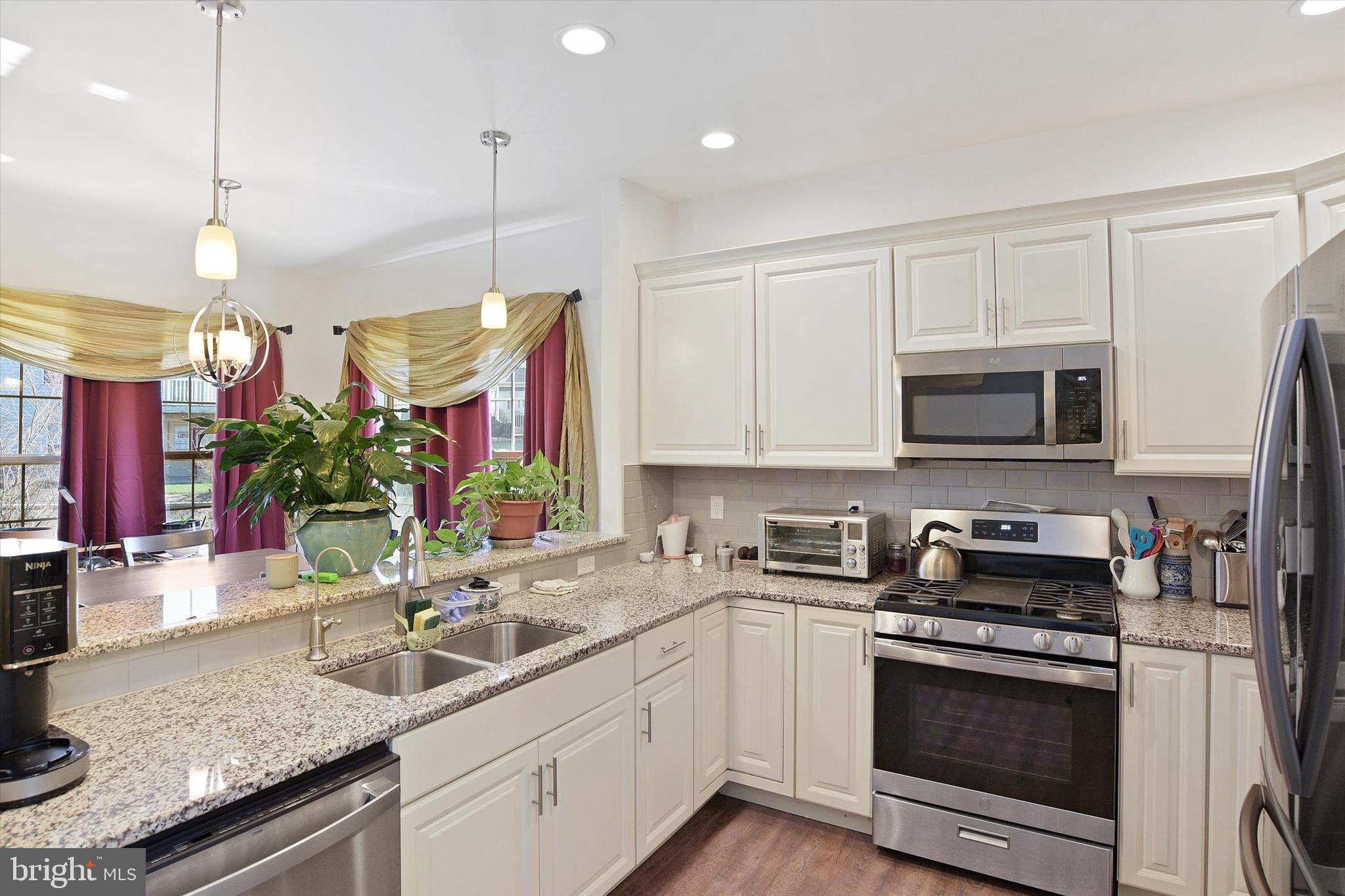 246 W View Carlisle, PA 17013 - Photo 2 of 28