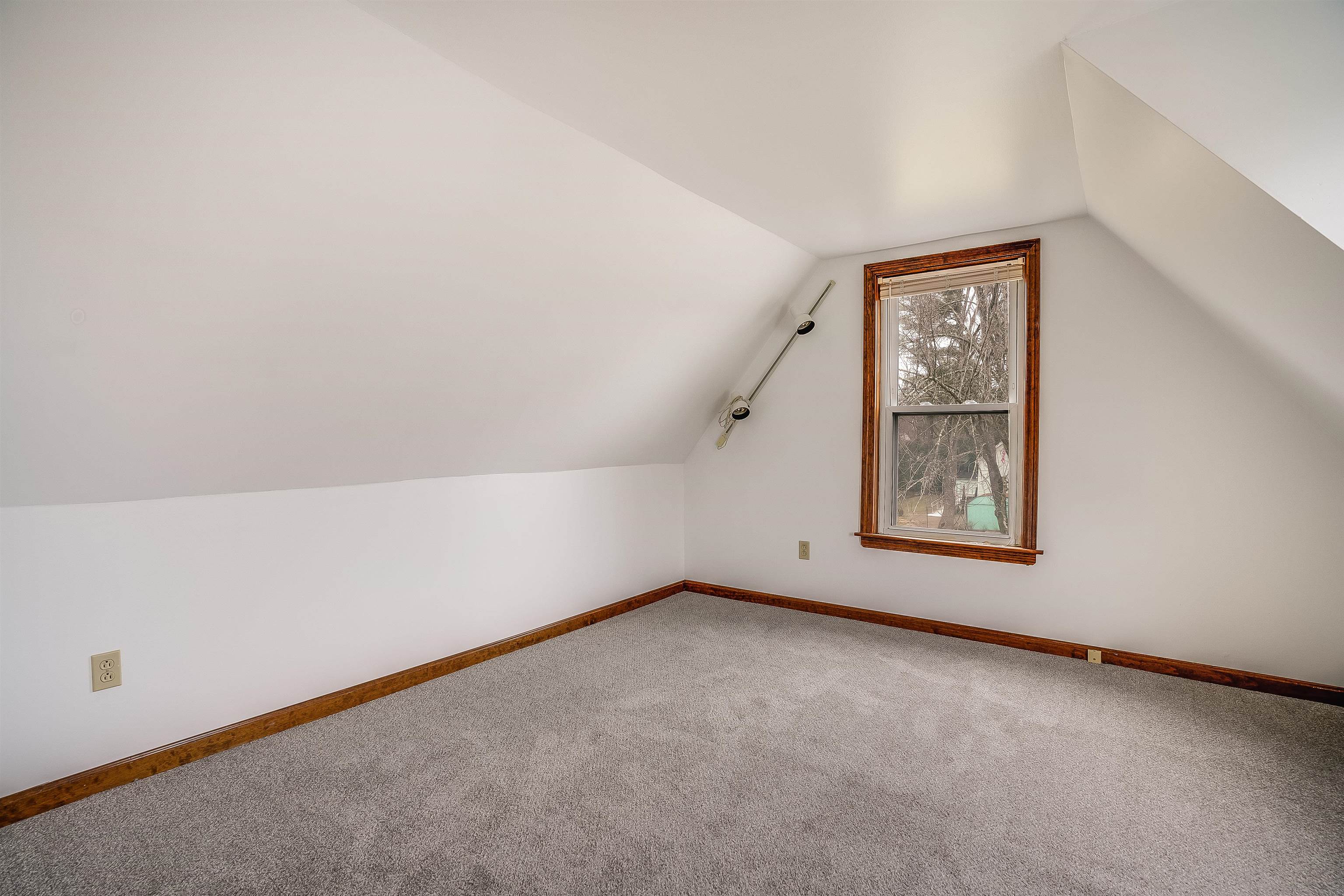 1722 Candia Road Manchester, NH 03104 - Photo 22 of 38