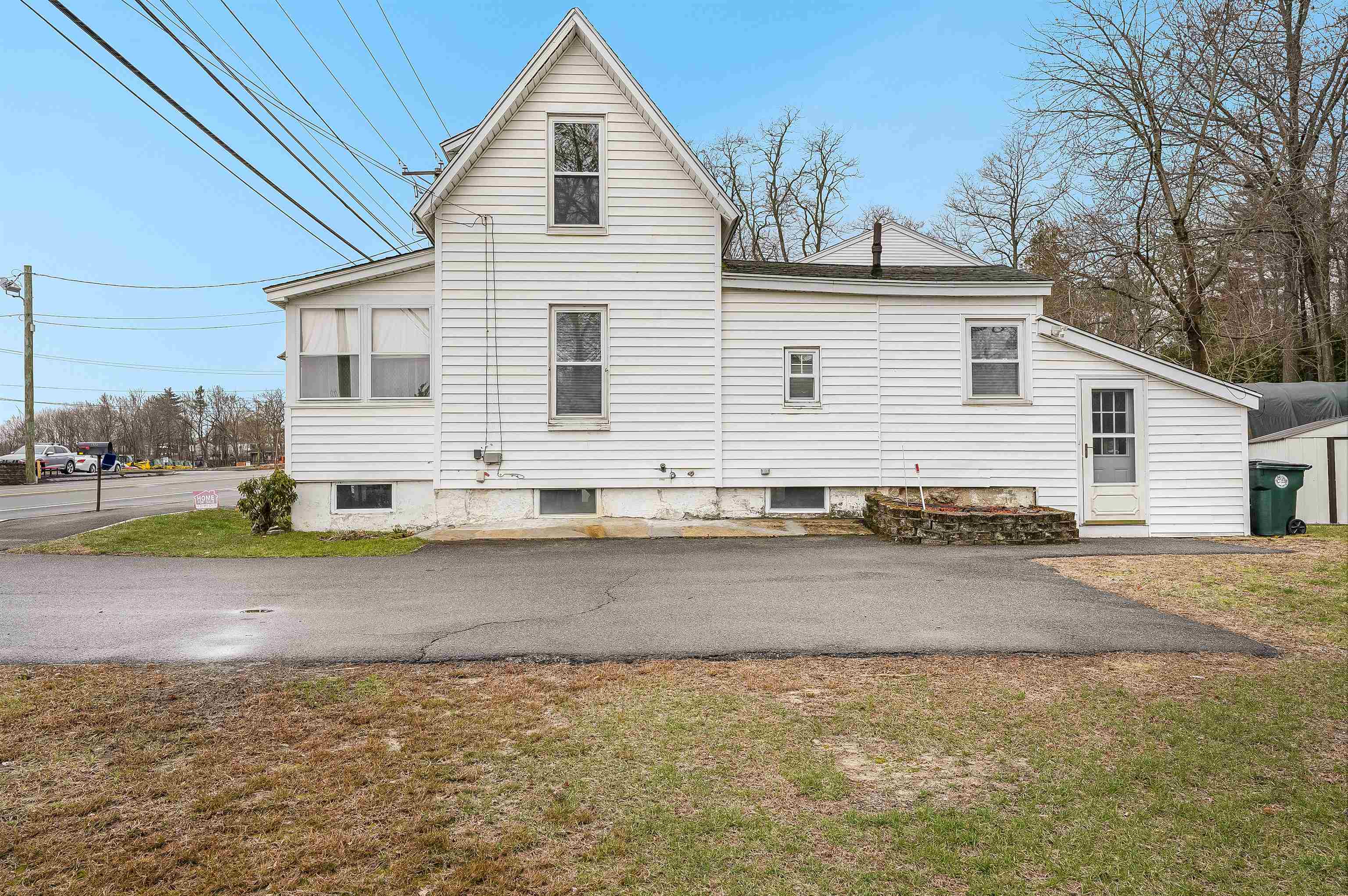 1722 Candia Road Manchester, NH 03104 - Photo 3 of 38