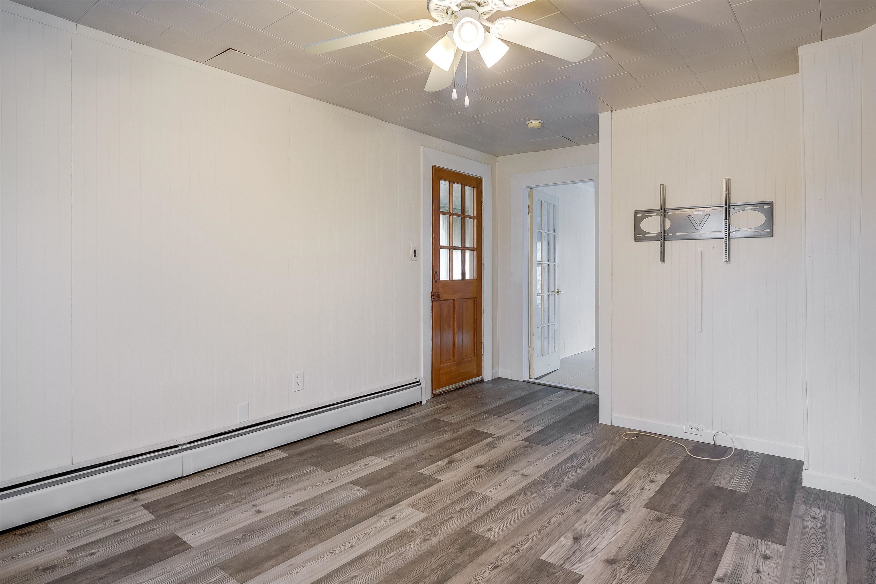 1722 Candia Road Manchester, NH 03104 - Photo 4 of 38