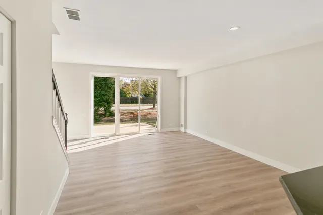 $2,495 | 2513 Arcadia Circle, Naperville, IL 60540