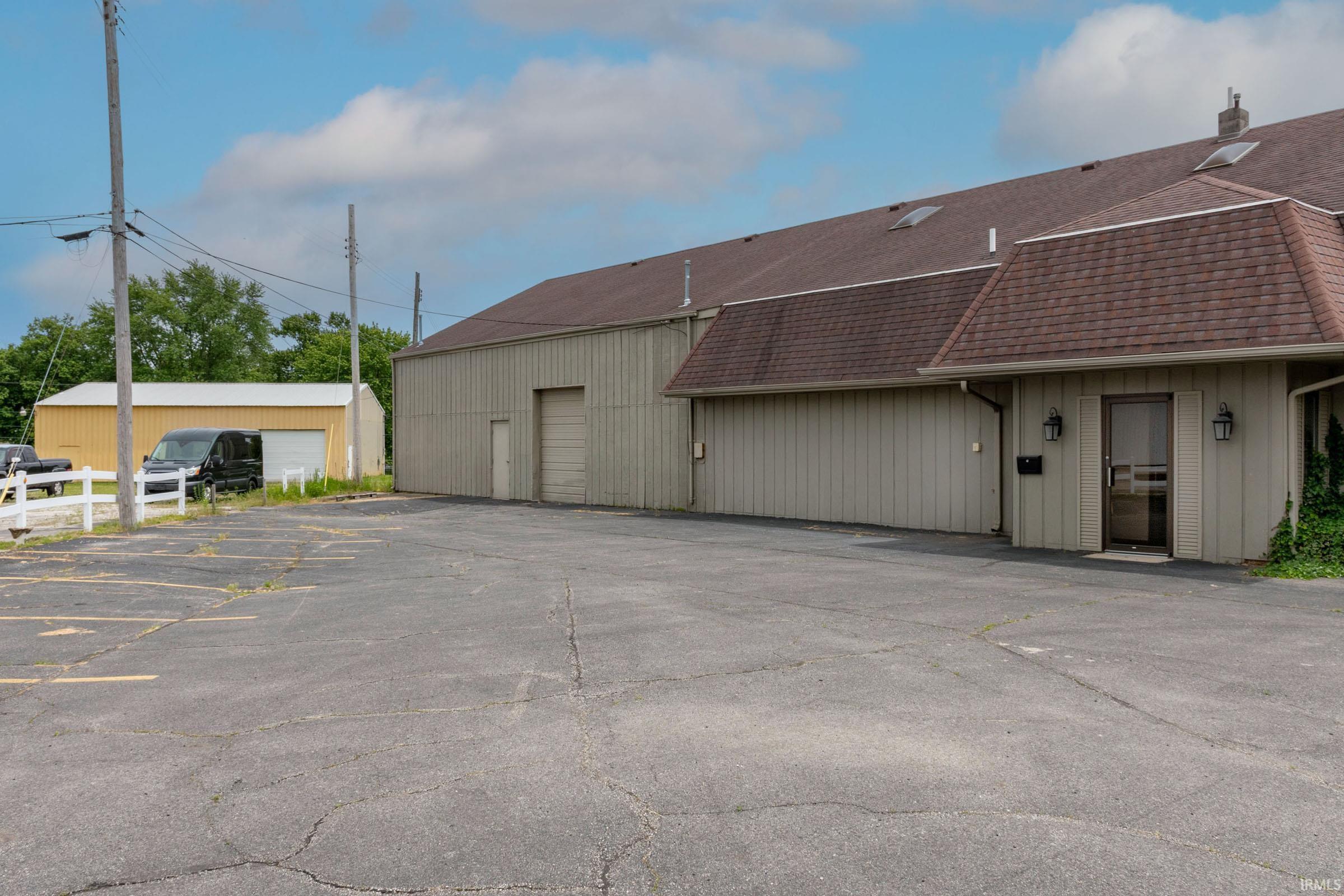 1505 Elkhart Road Goshen, IN 46526 - Photo 27 of 36