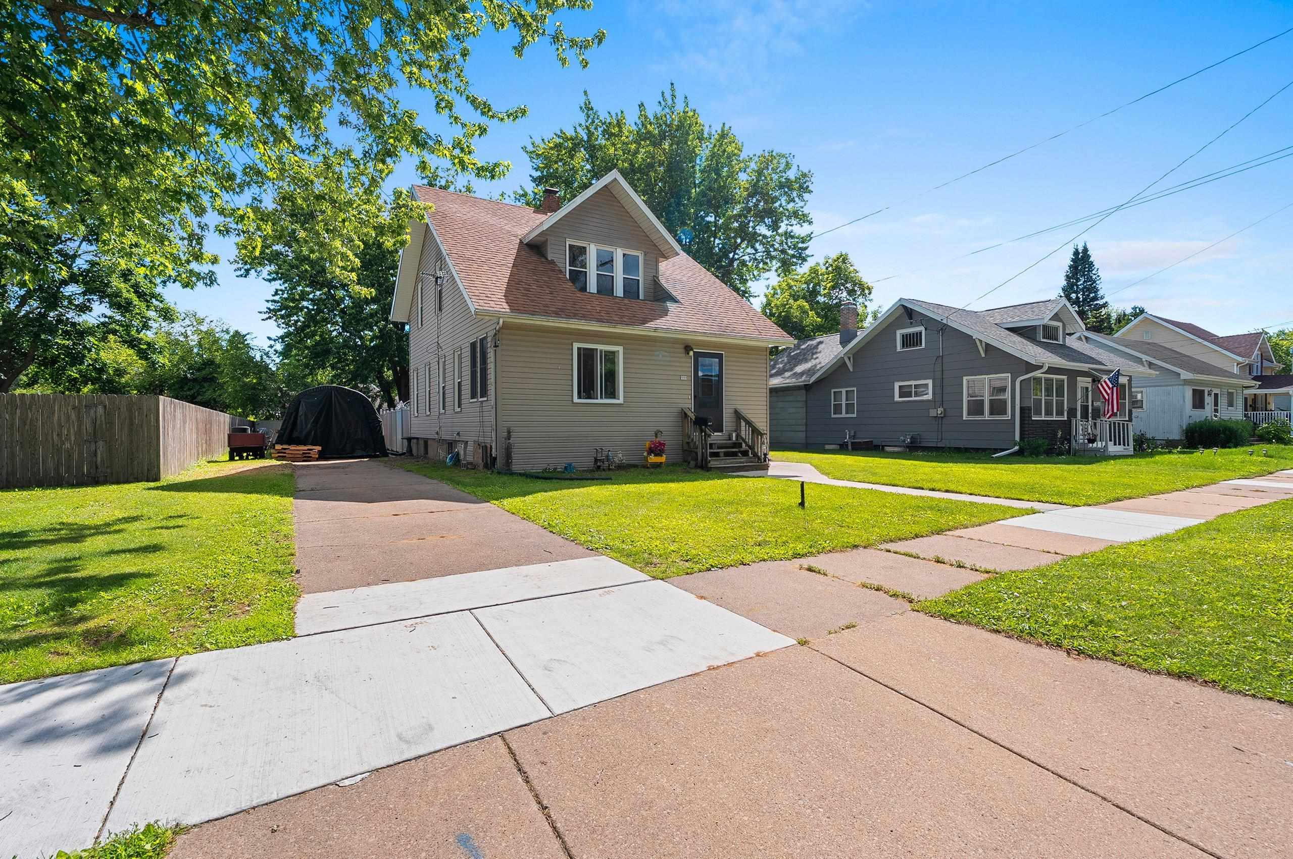 111 10th Street Clintonville, WI 54929 - Photo 4 of 34