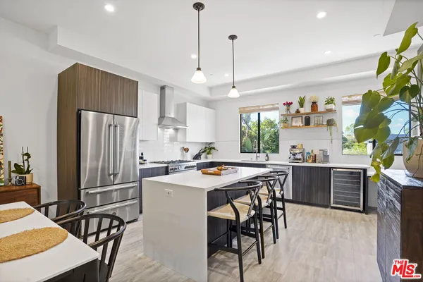 $899,000 | 6716 North Royce Lane, Van Nuys, CA 91406