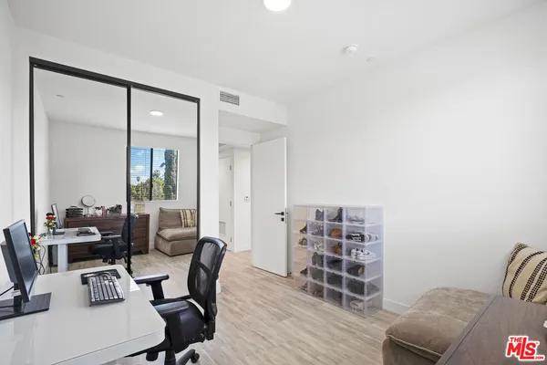 $899,000 | 6716 North Royce Lane, Van Nuys, CA 91406