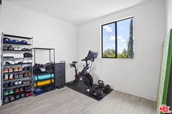 $899,000 | 6716 North Royce Lane, Van Nuys, CA 91406