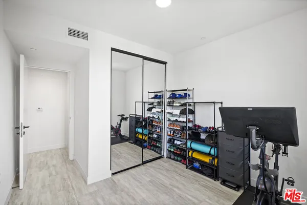 $899,000 | 6716 North Royce Lane, Van Nuys, CA 91406