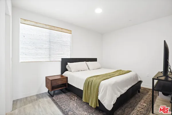 $899,000 | 6716 North Royce Lane, Van Nuys, CA 91406