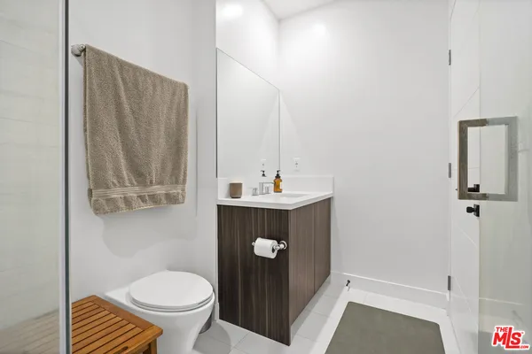$899,000 | 6716 North Royce Lane, Van Nuys, CA 91406