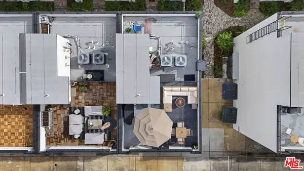 $899,000 | 6716 North Royce Lane, Van Nuys, CA 91406