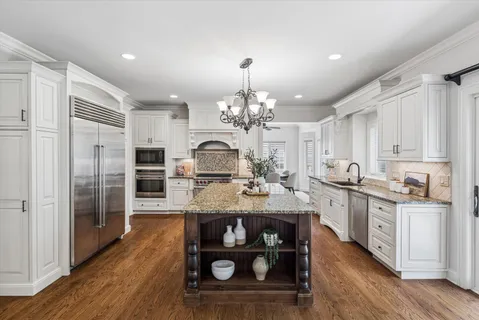 $1,725,000 | 639 North Wright Street, Naperville, IL 60563