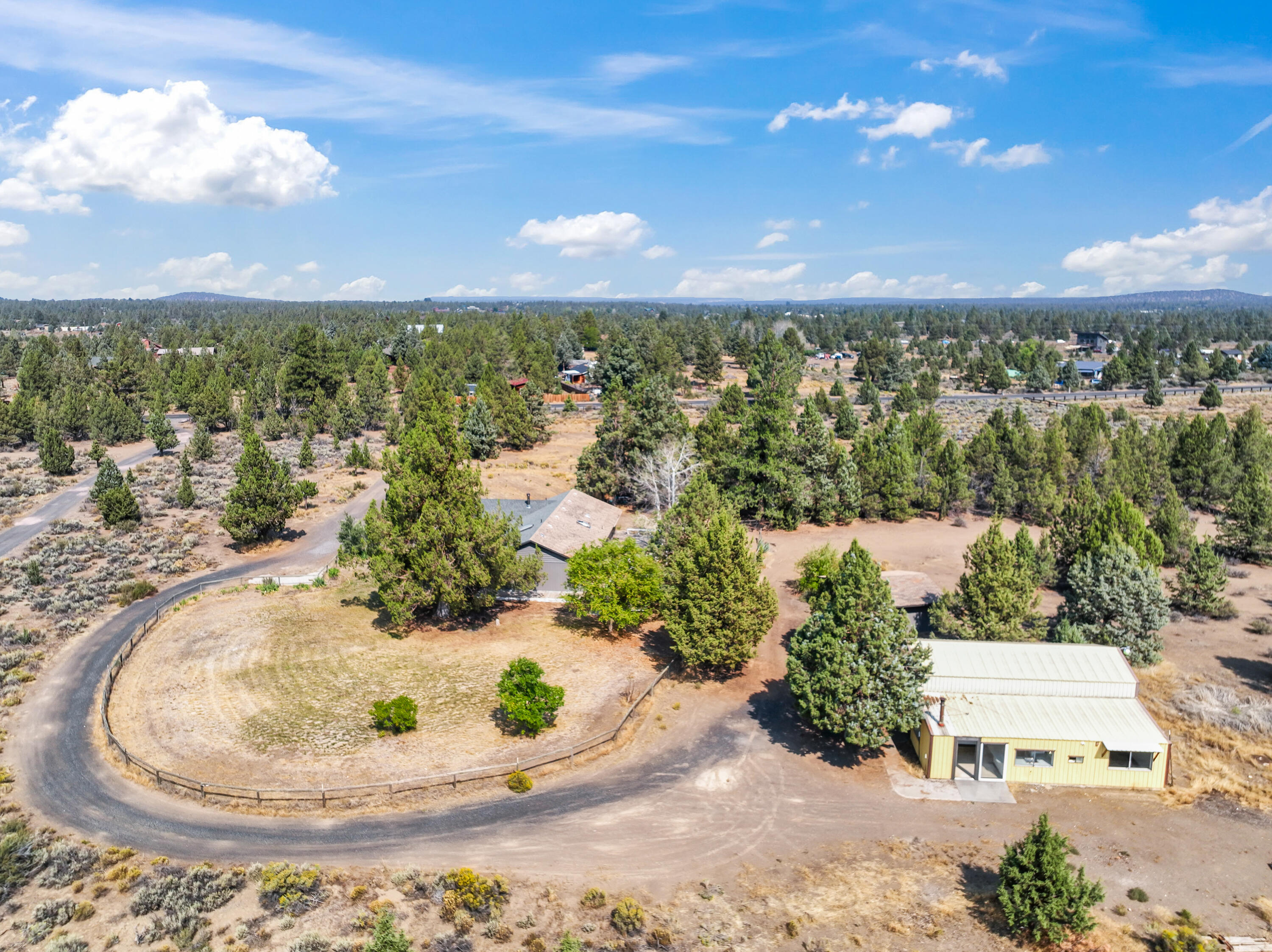 17845 Plainview Road Bend, OR 97703 - Photo 36 of 41 Property Features