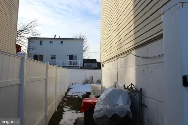 $2,900 | 1974 King Arthur Road, Philadelphia, PA 19116