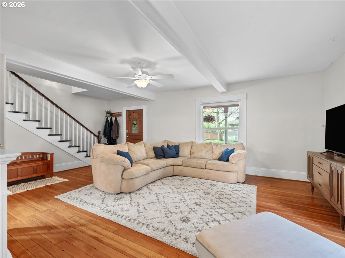 815 Shipping Street Northeast Salem, OR 97301 - Photo 13 of 45 a living room with furniture and a flat screen tv