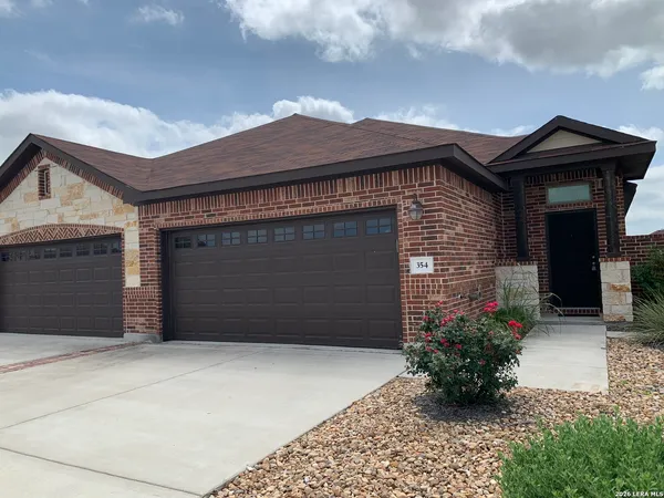 $1,695 | 354 Creekside Curve, New Braunfels, TX 78130