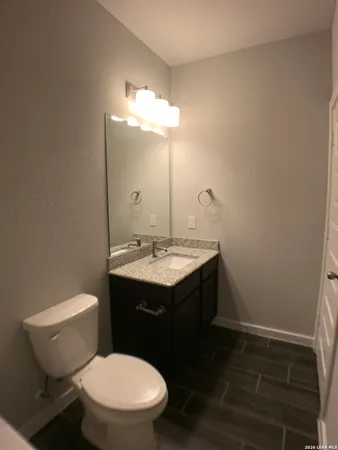 $1,695 | 354 Creekside Curve, New Braunfels, TX 78130
