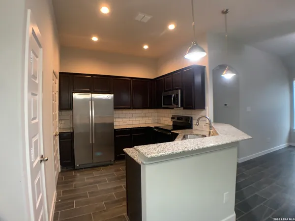 $1,695 | 354 Creekside Curve, New Braunfels, TX 78130