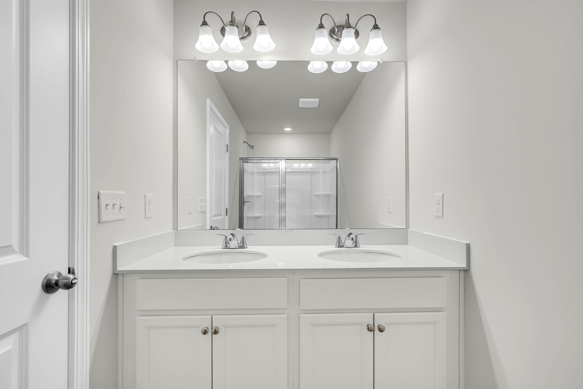 251 Harding Lane Goose Creek, SC 29445 - Photo 19 of 50 PRIMARY BATH VANITY
