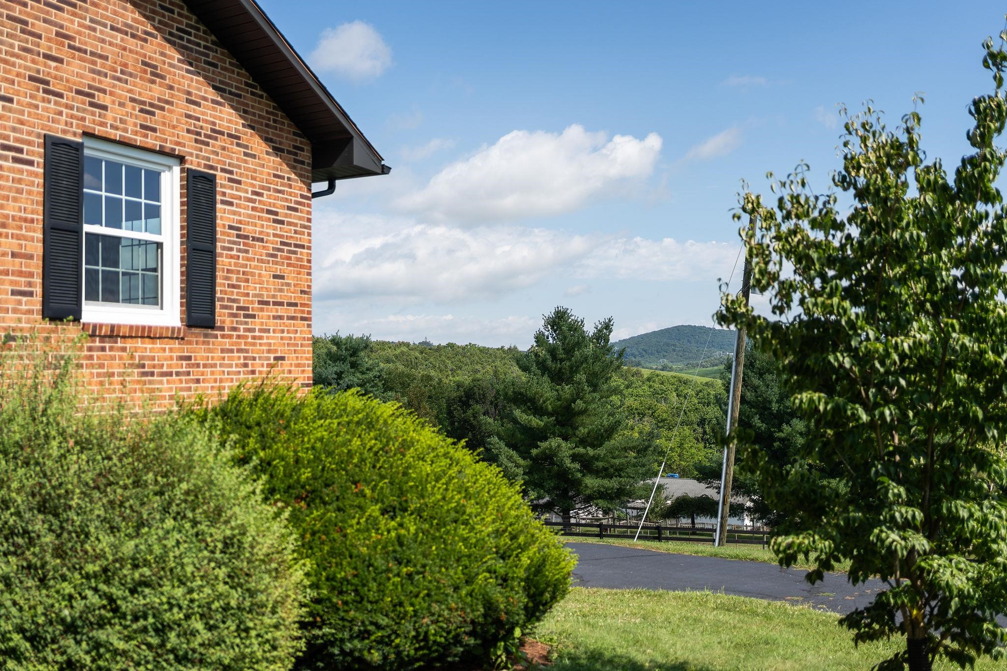 308 Stonewall Road Weyers Cave, VA 24486 - Photo 7 of 71