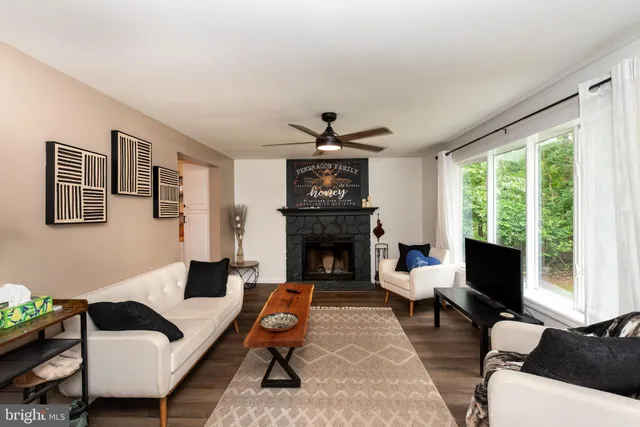 $360,000 | 815 Berrywood Lane, Absecon, NJ 08205