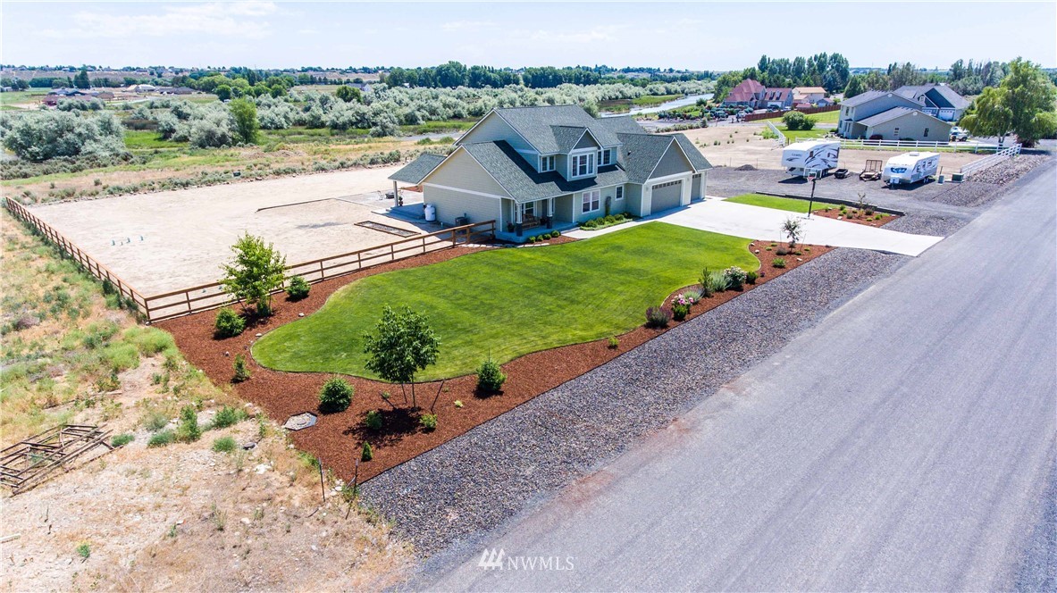 5625 Rd J.4 Northeast Moses Lake, WA 98837 - Photo 2 of 24 Gallery Image 2