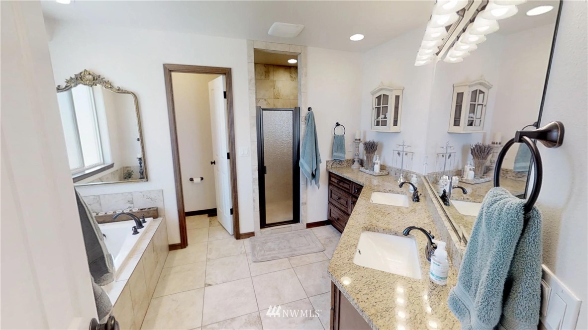 5625 Rd J.4 Northeast Moses Lake, WA 98837 - Photo 17 of 24 Gallery Image 17