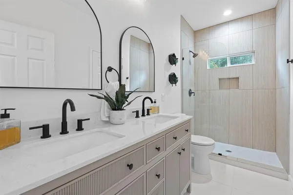 $1,800 | 738 Chihuahua Street, Lockhart, TX 78644