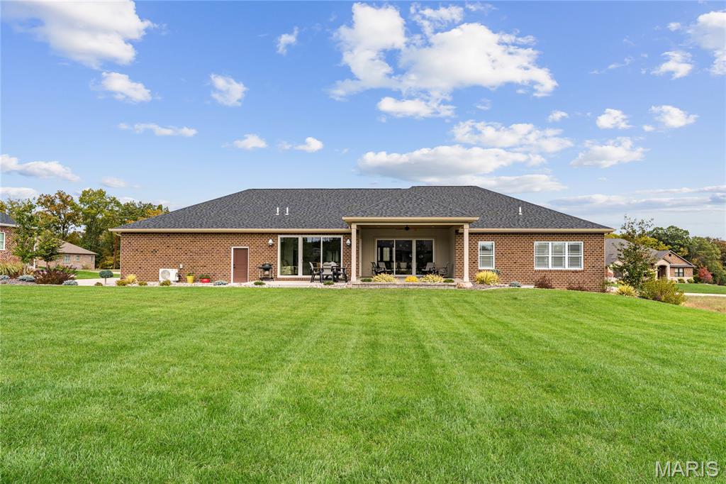 512 Benjamin Lane Waterloo, IL 62298 - Photo 8 of 70